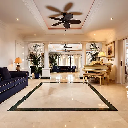 The Touch Puerto Banus ホテル 4*